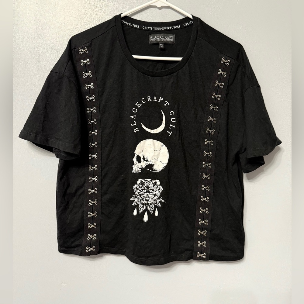 #10)  BlackCraft Cult Black Graphic Women's Top Large Excellent Condition